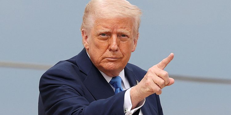 ‘Të majtët përdorin drejtësinë për të shtypur fjalën e lirë’/ Trump: Arrestimi i Le Pen është një ‘gjueti shtrigash’