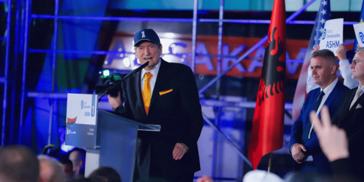 “Gjysma e burrave janë çyrykë”/ Berisha i përgjigjet Ramës: Gjuhë e një kopuku!