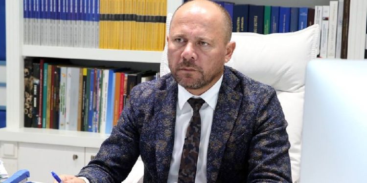 “Dibra nuk ta fal, o kryeçyryk”/ Mziu i përgjigjet Ramës