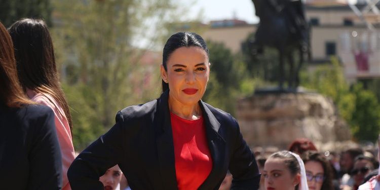 Ministrja e Ramës i përdor faqet e institucioneve për fushatë