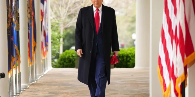 Trump mbron tarifat: Nuk e nxita qëllimisht rënien e tregjeve, por…