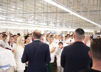 Bardhi nga Fieri: Më pak taksa, më shumë të ardhura për biznesin dhe familjet