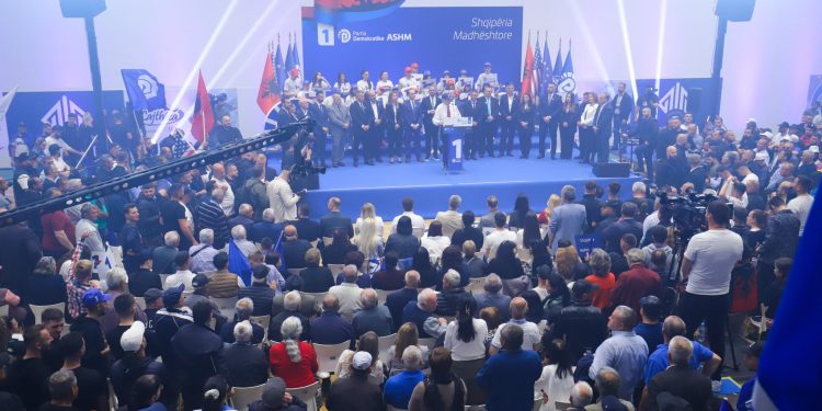 ‘Më 11 Maj jemi të gjithë 1-sha’/ Bardhi-qytetarëve: Votoni PD! Ata në pushtet e kanë rrugën në burg…