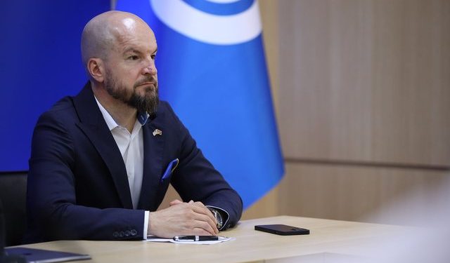 Ylli i Ramës: e bardhë, a jeshile…