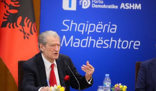 Berisha-invalidëve: Nuk do diskutohet më çështja e karrocave dhe mjeteve që u duhen ju! Listën e rimbursimit do e kemi si Italia