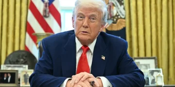 “Nuk meriton të marrë fonde federale”, Trump: Harvard punëson idiotë, u mësojnë studentëve dështimin