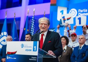 Berisha: Rama nuk do guxojë të marrë ujin e fshatrave të Lumit të Vlorës! Do marrë fund ndotja e qytetit nga tymi helmues