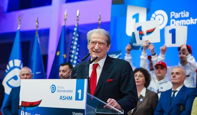 Berisha: Rama nuk do guxojë të marrë ujin e fshatrave të Lumit të Vlorës! Do marrë fund ndotja e qytetit nga tymi helmues