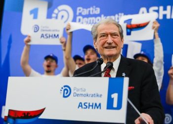 “Listën e PS në Tiranë e kryeson Korba e Korrupsionit”, Berisha: 20 mijë shqiptarë i lanë të vdisnin nga Covid-i se nuk u mjekuan