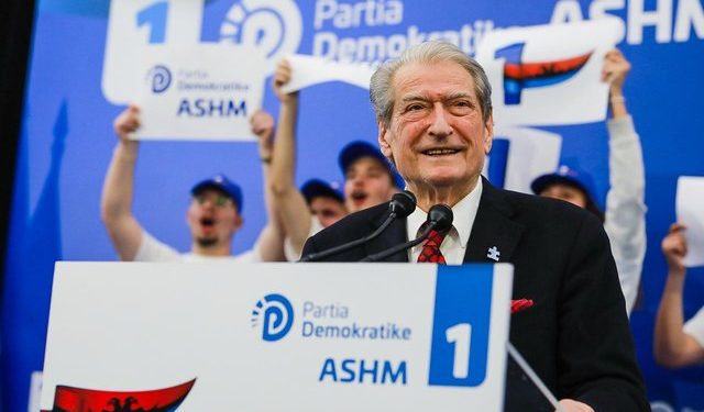 “Listën e PS në Tiranë e kryeson Korba e Korrupsionit”, Berisha: 20 mijë shqiptarë i lanë të vdisnin nga Covid-i se nuk u mjekuan