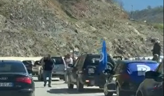 Berisha sot në Dibër/ Dibranët e presin kreun e PD-së në Rrugën e Arbrit…