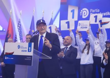 Berisha: Do dyfishojmë buxhetin për shëndetësinë dhe arsimin! Rroga e mësuesit do jetë 1500 euro, do hiqen tarifat për studimet dhe mesatarja