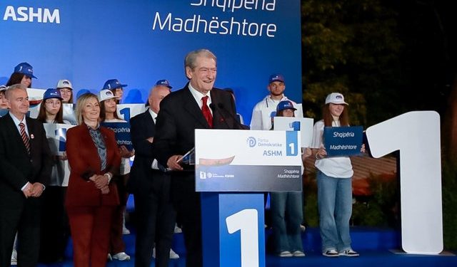 Berisha në Gjirokastër: 21% e familjeve shqiptare nuk u japin dot 3 vakte ushqim fëmijëve të tyre