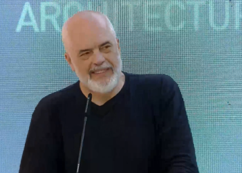 “Është plotësisht e arritshme!”/ Rama në Shkodër: Paga mesatare e mësuesve do të shkojë 1250 euro