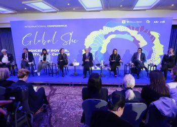 Berisha takim me banorët e degës 11 Tiranë: Këto 12 vite kanë qenë më të vështirat për gratë dhe vajzat shqiptare