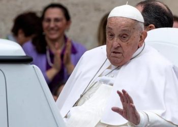 ‘Mund të mos ia dal kësaj here’/ Orët e fundit të Papa Françeskut, 17 minutat e takimit me JD Vance dhe dhurata për fëmijët e zv.presidentit