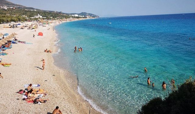 Skandal mjedisor në Palasë/ Arrestohet inxhinieri i firmës ndërtuese për ndotjen e gjirit të Dhralesë