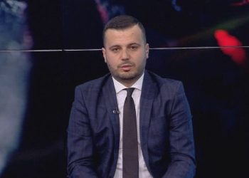 Ironia e gazetarit: Pasaporta europiane për burrat shqiptarë që do na japë Rama, do jetë kështu…