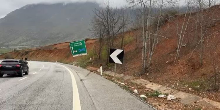 Aksident tragjik në autostradën Milot-Morinë, humbin jetën dy persona