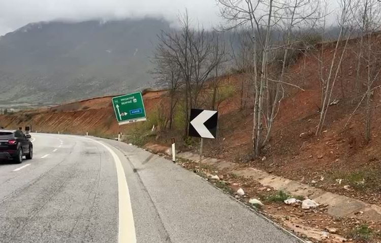 Aksident tragjik në autostradën Milot-Morinë, humbin jetën dy persona