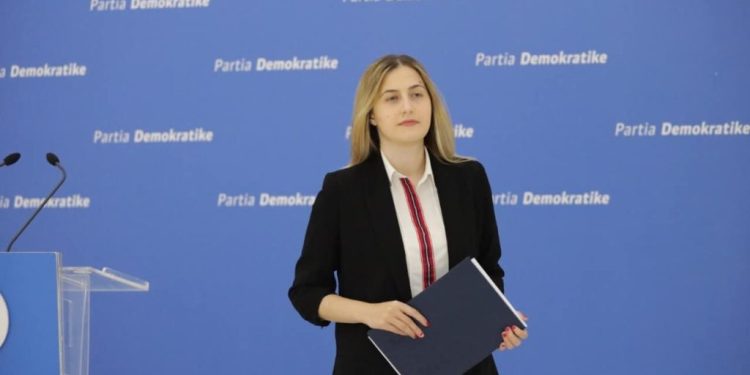 ‘Studentët në varfëri, ministrat te ‘Nusreti’në Dubai’/ Zhupa: Programi i PD jep zgjidhje për këdo