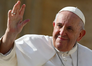 Çfarë ndodh pas vdekjes së Papës, kush e drejton Vatikanin dhe si zgjidhet Papa i ri