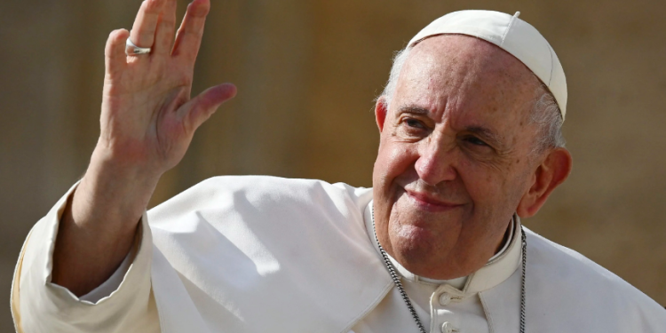 Çfarë ndodh pas vdekjes së Papës, kush e drejton Vatikanin dhe si zgjidhet Papa i ri