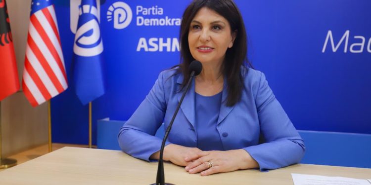 Topalli thirrje diasporës: Dorëzoni fizikisht zarfin në zyrat e DHL, mos lejoni të kthehemi në azilin më të madh të botës