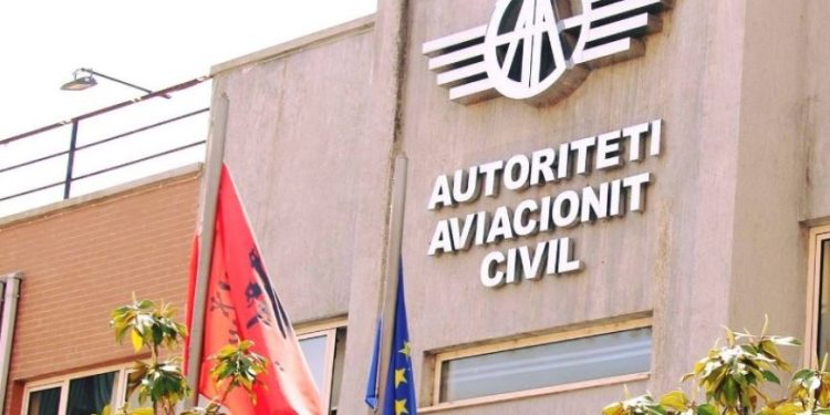 Grevë 24 orëshe në Greqi/ Aviacioni Civil: Më 9 prill anulohen të gjitha fluturimet…