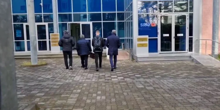 Seanca paraprake/ Bardh Spahia paraqitet në GJKKO