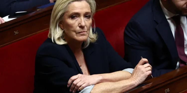 Dënimi i Le Pen, e djathta ekstreme franceze bën thirrje për protesta mbarëkombëtare