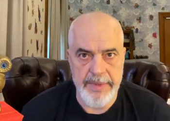 Berisha dhe LaCivita lënë Ramën pa gjumë n’Sy, ngrihet si lugat dhe flet me veten në kompjuter