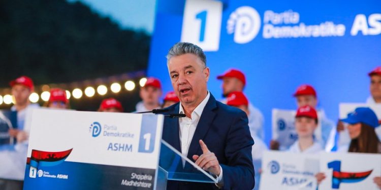 Eno Bozdo: Në 11 maj votojmë PD, votojmë Doktor Berishën, votojmë Shqipërinë Madhështore!