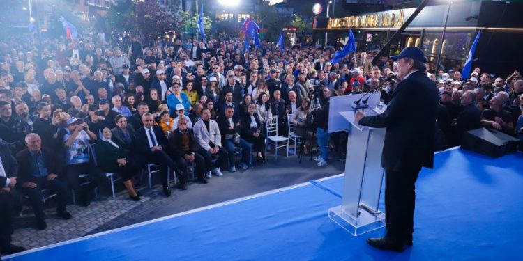 Berisha: Ne sollëm aparaturat më moderne për shëndetësinë, por këta i nxorën jashtë përdorimi që ju t’i bëni analizat te privati