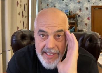 Pa program, pa bilanc, Rama vijon më tallavanë e tij politike në Sy m ‘Sy: Hajdutët e PS edhe pse në burg nuk duhet të dorëhiqen