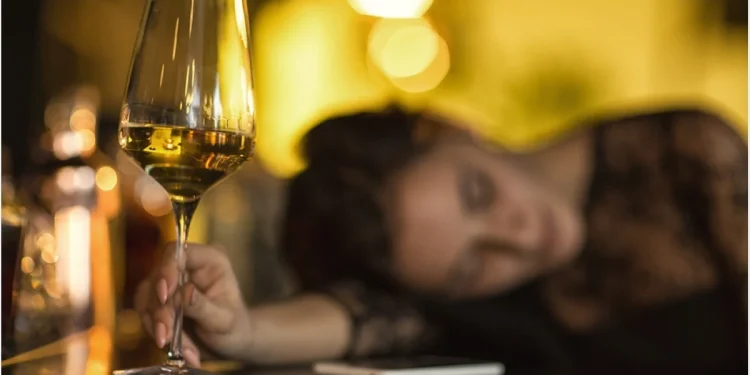 Ja pse gratë nuk duhet të konsumojnë alkool