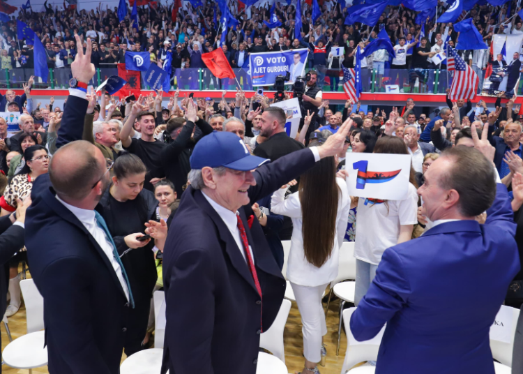 ‘T’i shporrim më 11 maj’/ Bardhi: PS ka sjellë bandën e drejtorëve, Bela Lubia ka ardhur të grabisë Fierin
