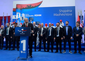 Berisha sfidon përsëri Ramën: Hajde përballemi në debat, unë vetëm dhe ti rreshtoi suflerët pas shpine