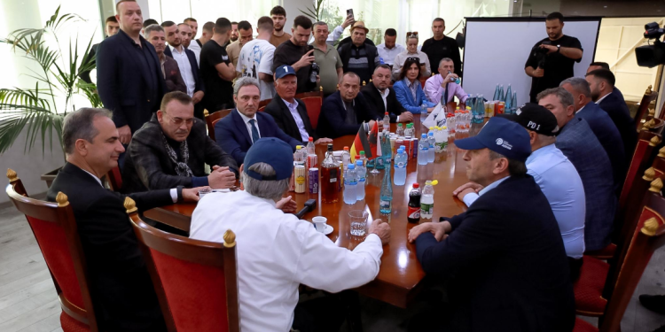 Berisha: Uji është jeta, do të ngrejmë bordin për kompensimin e bizneseve që dëmtohen nga euro