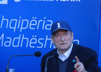 “Ku shkoi burreci 2 metra i gjatë, do futet në klasë të parë vetëm një fëmijë”/ Berisha: Shqipëria e para në botë për rënien e lindjeve