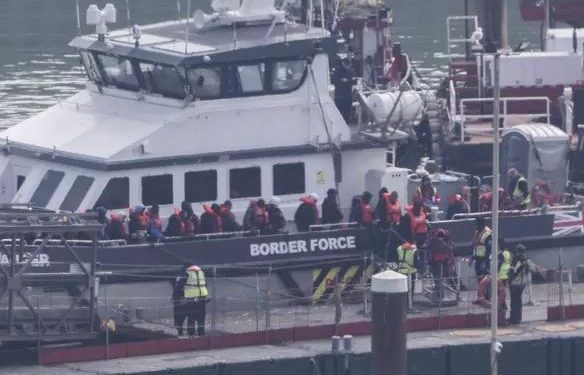 Vijon shpopullimi i Shqipërisë edhe pse Rama u premton pasaportën e BE, 20 emigrantë kapen në kanalin anglez…