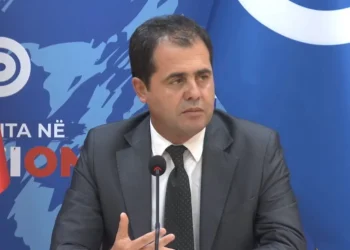 Mitingu entuziast/ Bylykbashi: Durrësi foli qartë – është gati për Shqipërinë Madhështore