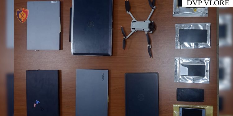 Hakeronte kompjuterët e institucioneve shtetërore, hetohet 15-vjeçari në Vlorë