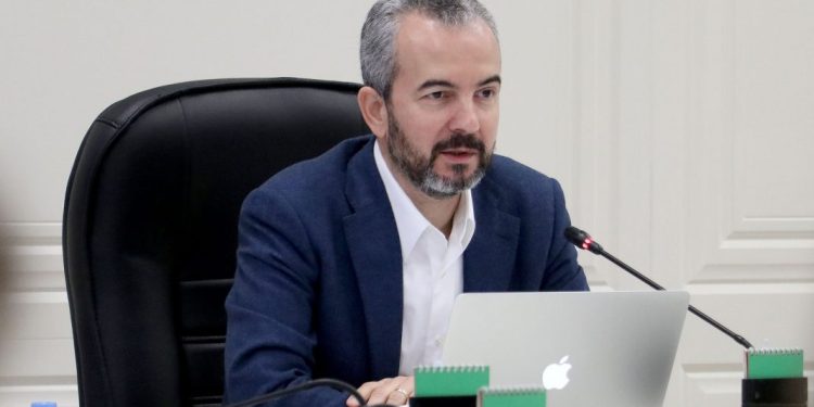 ‘Numri përfundimtar i votuesve të diasporës është 245, 935’, Celibashi: 9.2 milionë Euro për postën DHL