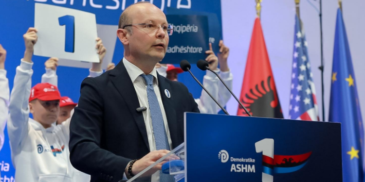 Takimi i opozitës në Pogradec/ Kaso: Korrupsioni, krimi, droga, pastrimi i parave, fytyra e regjimit të Ramës