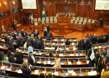 Dështon sërish seanca konstituive në Kosovë, Vetëvendosje kërkon marrëveshje politike