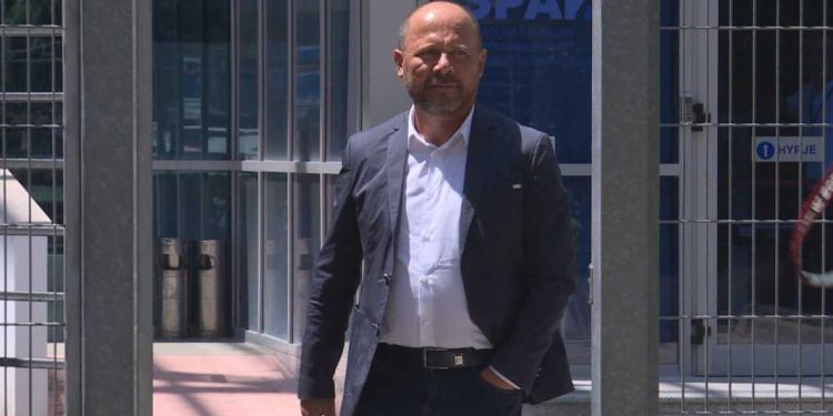 Akuzat se dhunoi zyrtarin me grushte, Mziu: Ngjarja është totalisht ndryshe