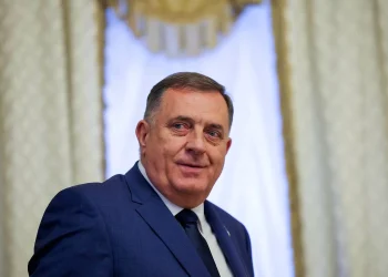 Dodik: Vuçiç më njoftoi se INTERPOL s’ka pranuar të lëshojë fletë-arresti ndaj meje…