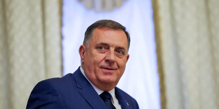Dodik: Vuçiç më njoftoi se INTERPOL s’ka pranuar të lëshojë fletë-arresti ndaj meje…
