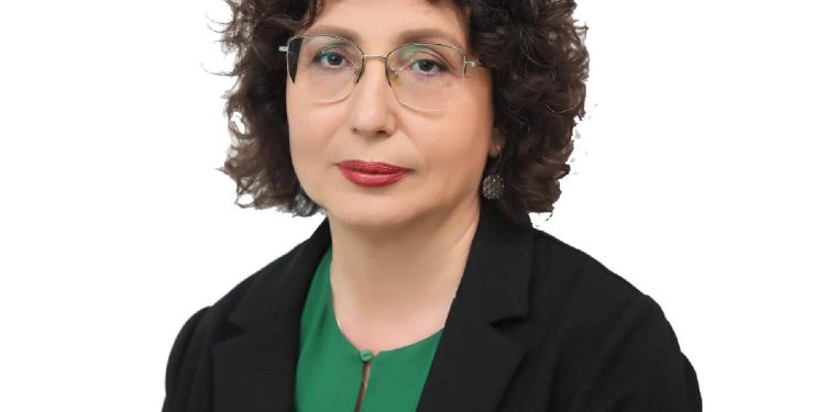 Monika Hasani-Hoshafi: Jetim me prindër gjallë!​